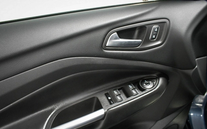 Ford Kuga cena 87900 przebieg: 119000, rok produkcji 2019 z Biskupiec małe 301